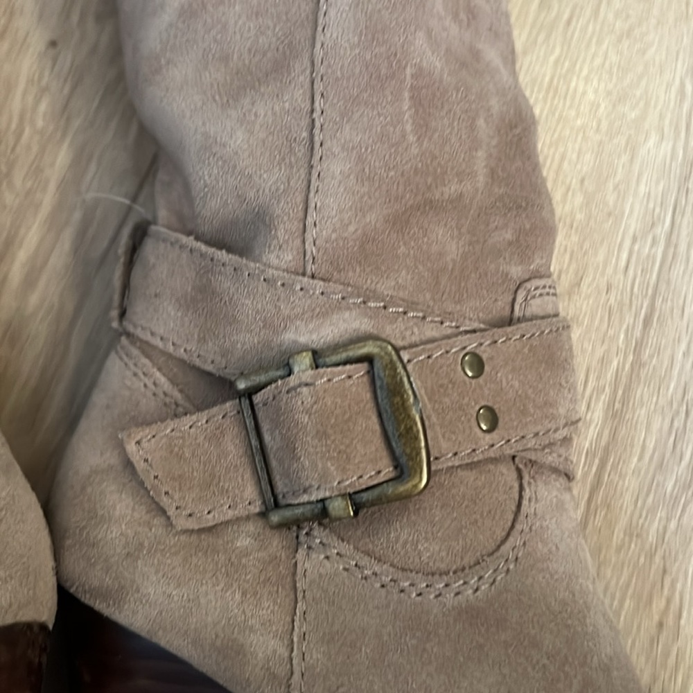 Gray boots - Picture 3 of 8